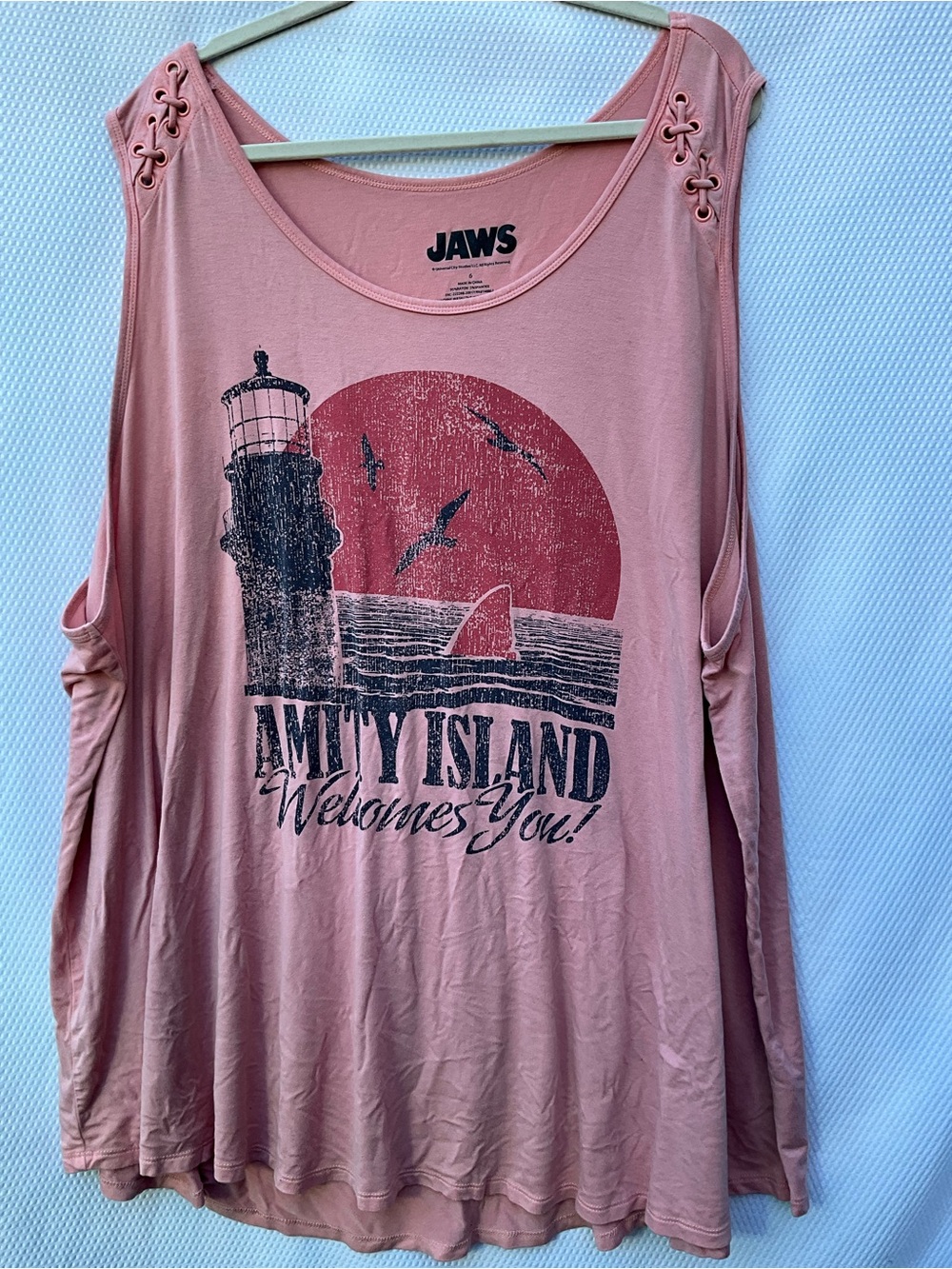 JAWS Universal Studios Amity Island Graphic Tank Top Pink Grommet Lace Up Plus 6